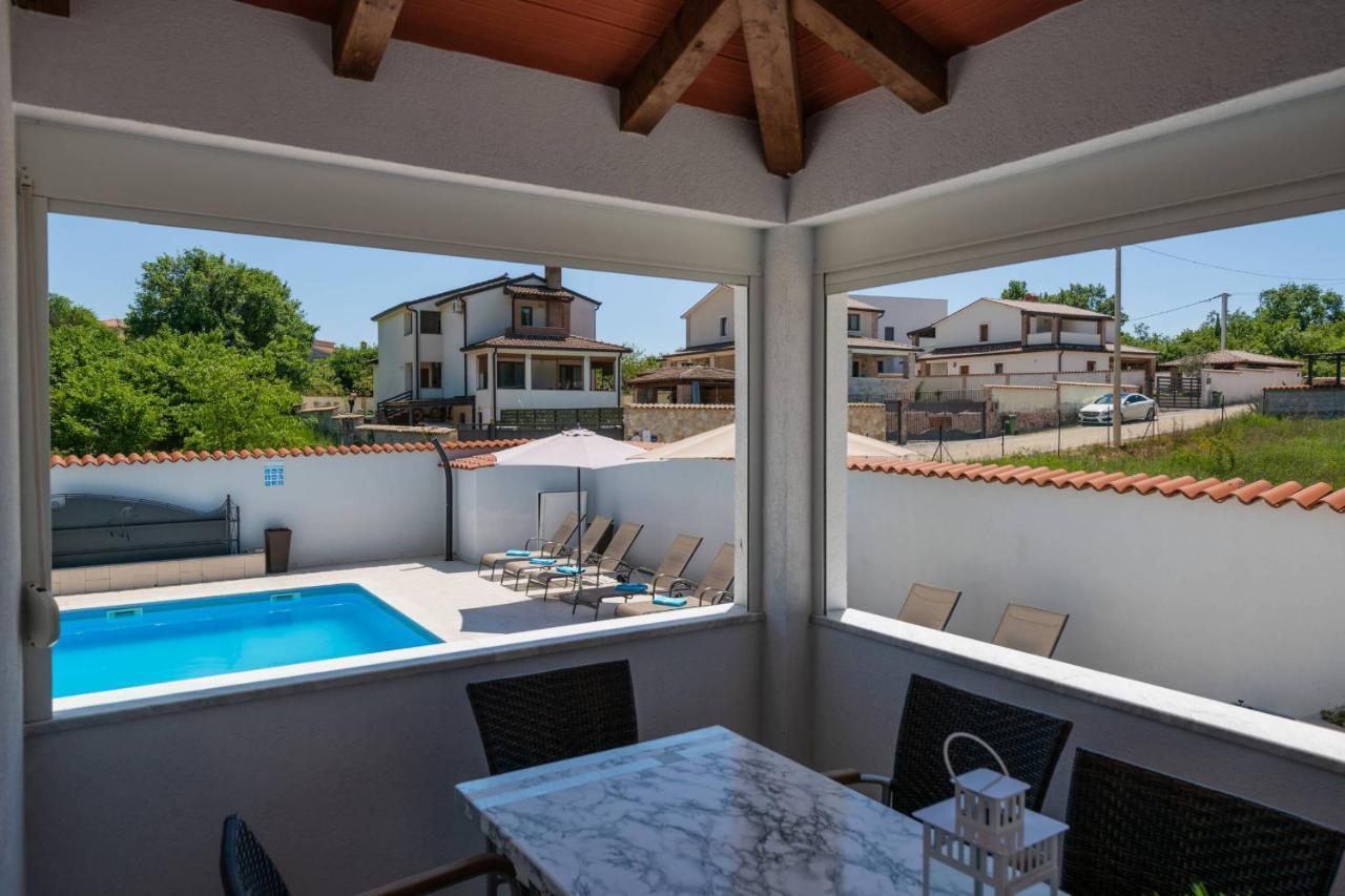 Villa Ellen Sophie Vrznaveri Bagian luar foto