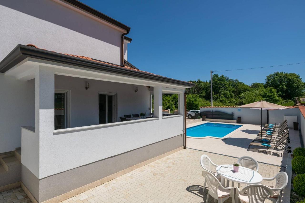 Villa Ellen Sophie Vrznaveri Bagian luar foto